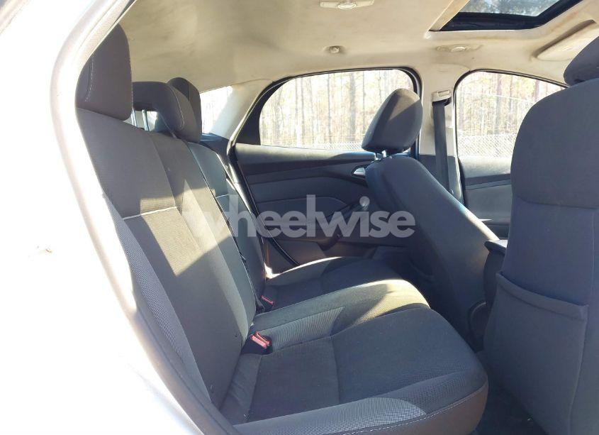 Photo 8 of 2013 Ford Focus SE (VIN 1FADP3K24DL132671)