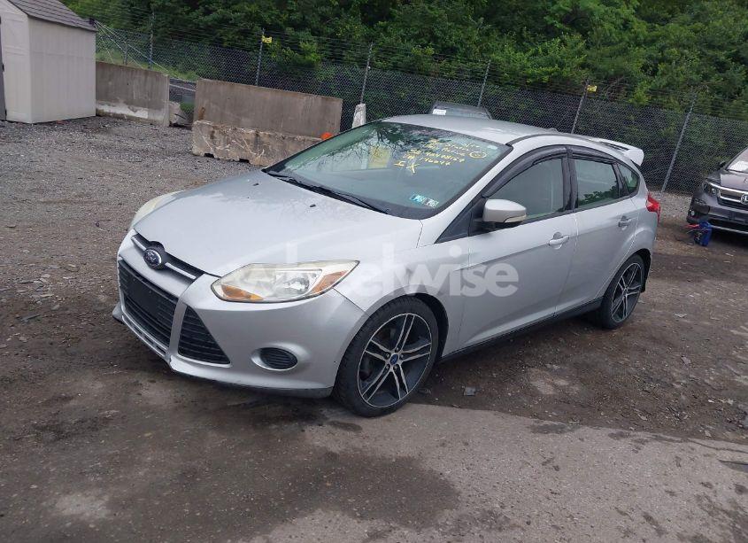 Photo 2 of 2013 Ford Focus SE (VIN 1FADP3K24DL146697)