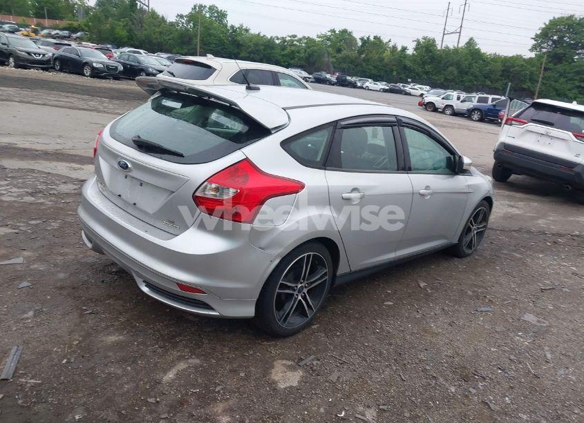Photo 4 of 2013 Ford Focus SE (VIN 1FADP3K24DL146697)
