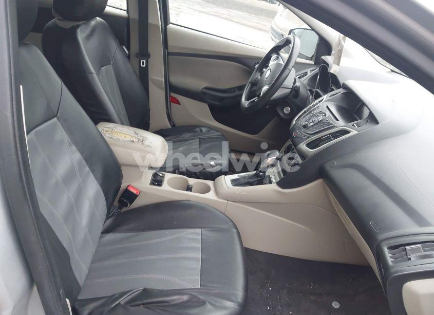 Photo 5 of 2013 Ford Focus SE (VIN 1FADP3K24DL146697)