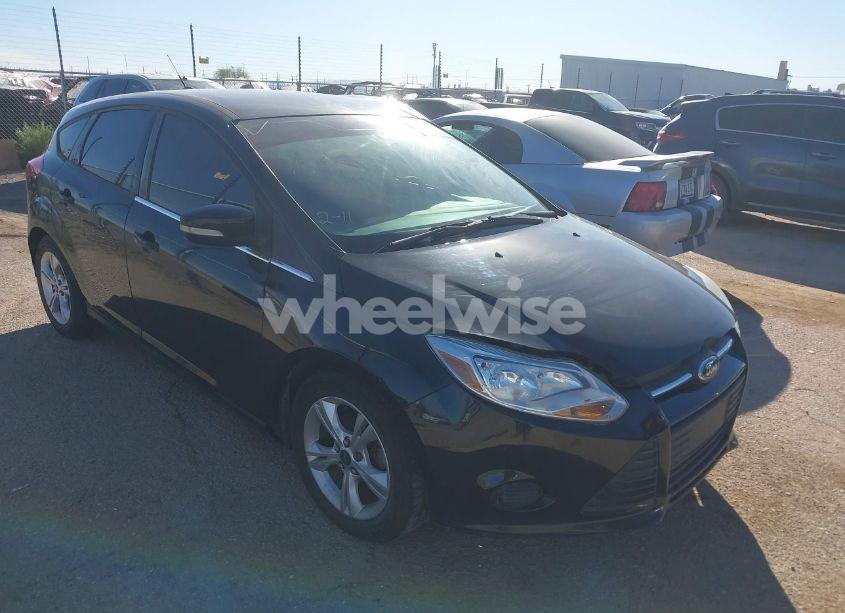 2013 Ford Focus SE (VIN 1FADP3K24DL158641) main photo