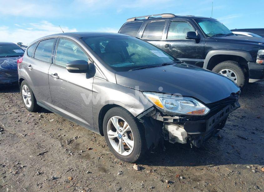 2013 Ford Focus SE (VIN 1FADP3K24DL161295) main photo