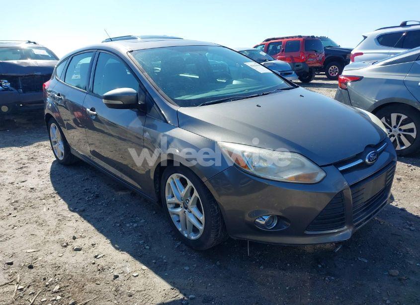 2013 Ford Focus SE (VIN 1FADP3K24DL171406) main photo