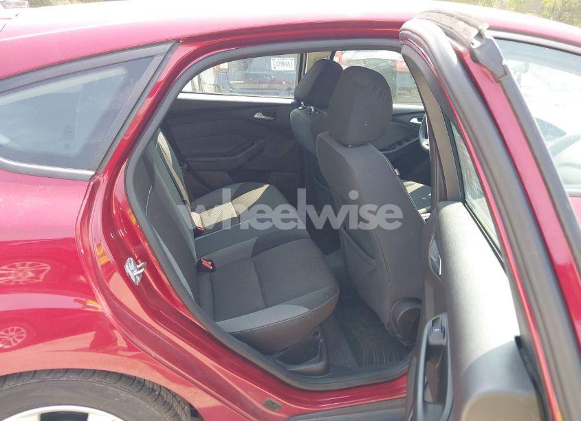 Photo 8 of 2013 Ford Focus SE (VIN 1FADP3K24DL215579)