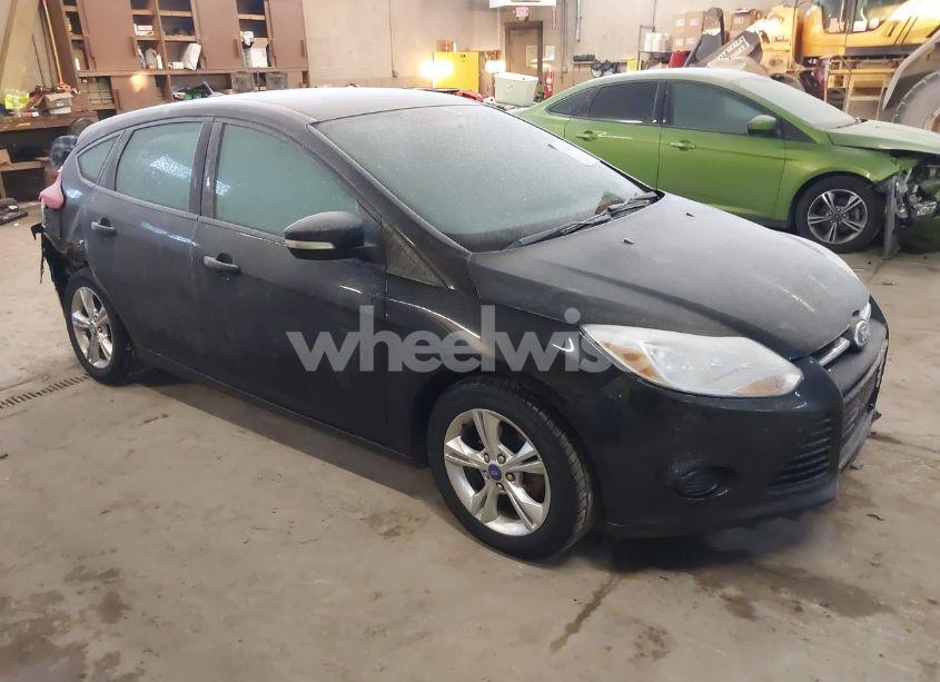 2013 Ford Focus SE (VIN 1FADP3K24DL218465) main photo