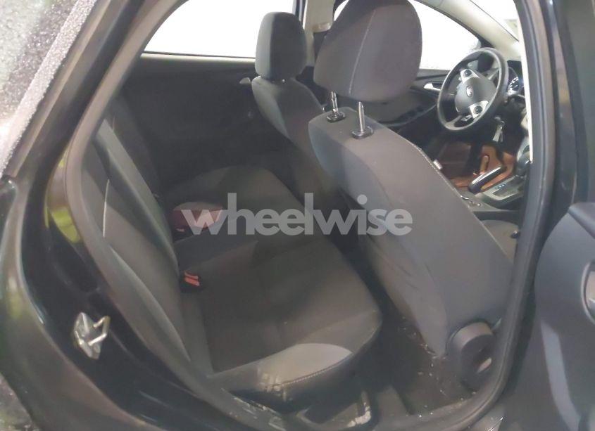 Photo 8 of 2013 Ford Focus SE (VIN 1FADP3K24DL218465)