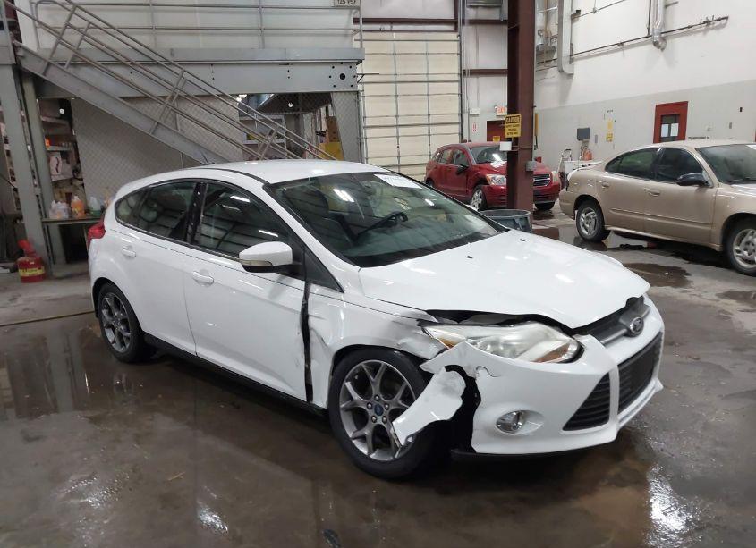 2013 Ford Focus SE (VIN 1FADP3K24DL252437) main photo