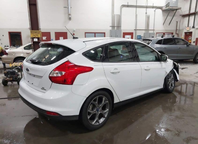 Photo 4 of 2013 Ford Focus SE (VIN 1FADP3K24DL252437)
