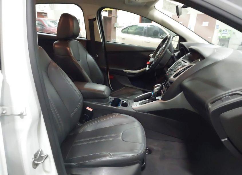 Photo 5 of 2013 Ford Focus SE (VIN 1FADP3K24DL252437)