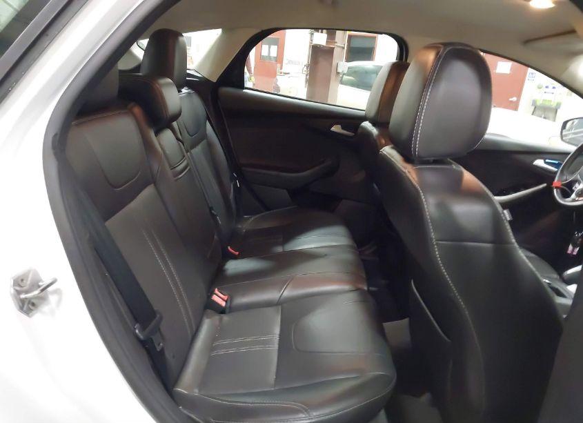 Photo 8 of 2013 Ford Focus SE (VIN 1FADP3K24DL252437)