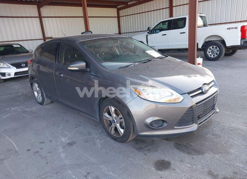 2013 Ford Focus SE (VIN 1FADP3K24DL259940) main photo