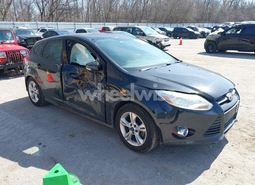 2013 Ford Focus SE (VIN 1FADP3K24DL365417) main photo