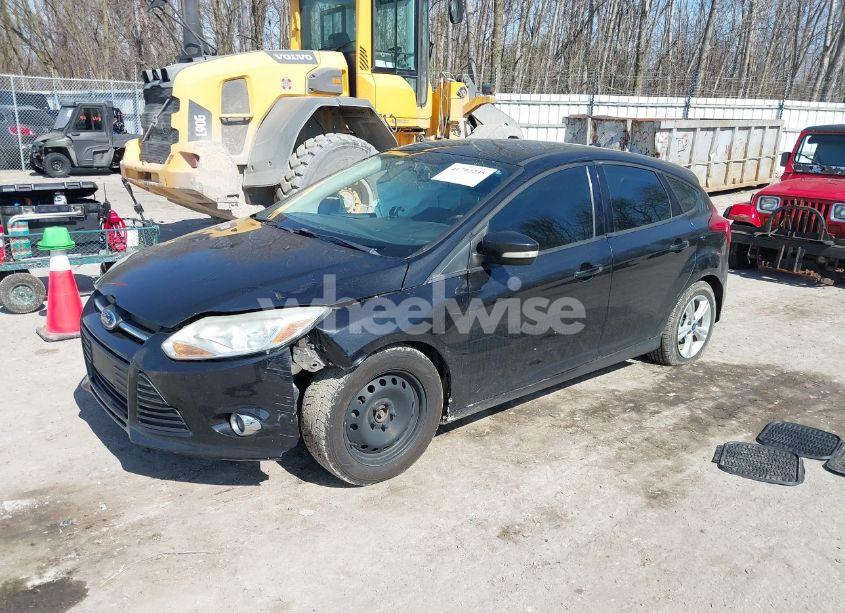 Photo 2 of 2013 Ford Focus SE (VIN 1FADP3K24DL365417)