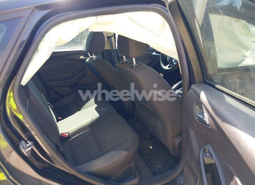 Photo 8 of 2013 Ford Focus SE (VIN 1FADP3K24DL365417)