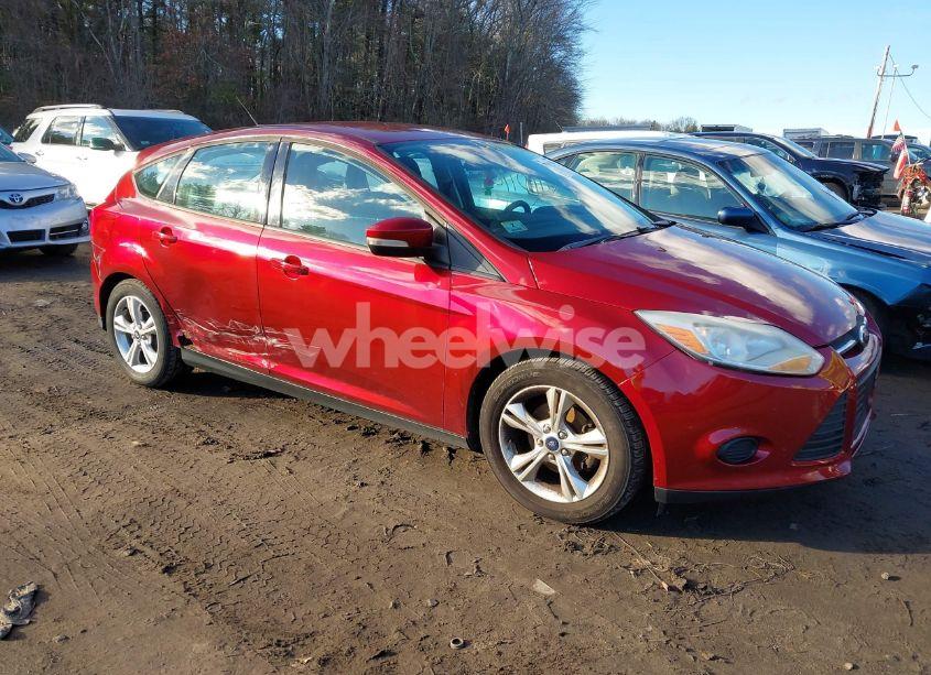 2013 Ford Focus SE (VIN 1FADP3K24DL378118) main photo