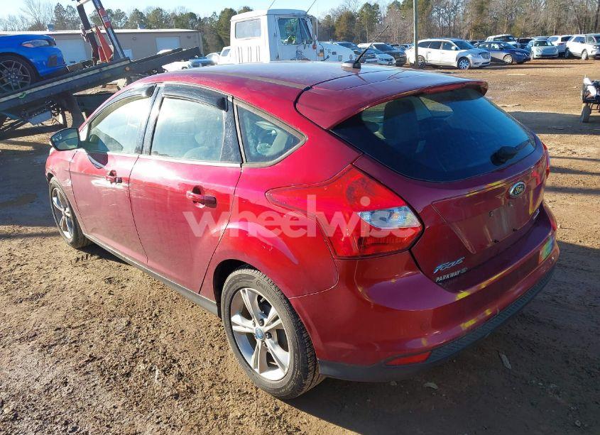 Photo 3 of 2014 Ford Focus (VIN 1FADP3K24EL106489)