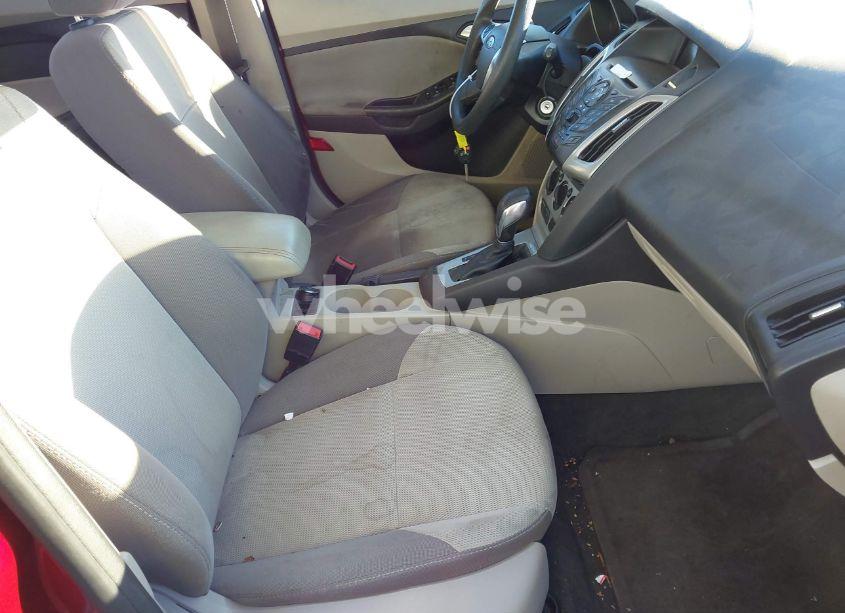 Photo 5 of 2014 Ford Focus (VIN 1FADP3K24EL106489)