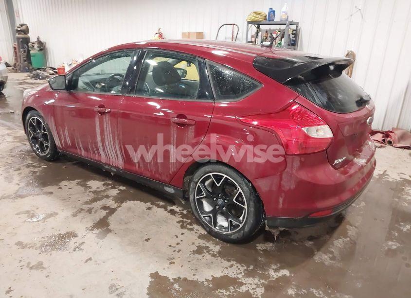 Photo 3 of 2014 Ford Focus SE (VIN 1FADP3K24EL107304)