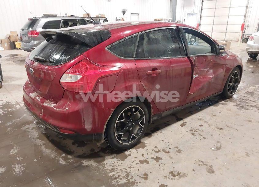 Photo 4 of 2014 Ford Focus SE (VIN 1FADP3K24EL107304)