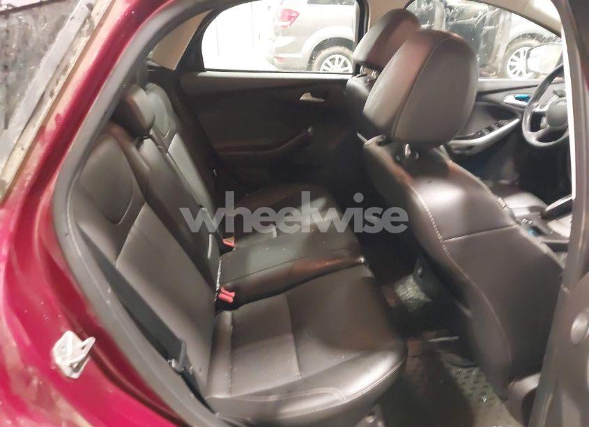 Photo 8 of 2014 Ford Focus SE (VIN 1FADP3K24EL107304)