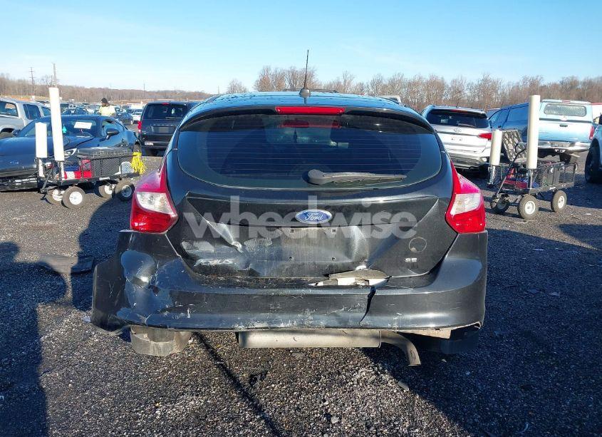 Photo 17 of 2014 Ford Focus SE (VIN 1FADP3K24EL126046)