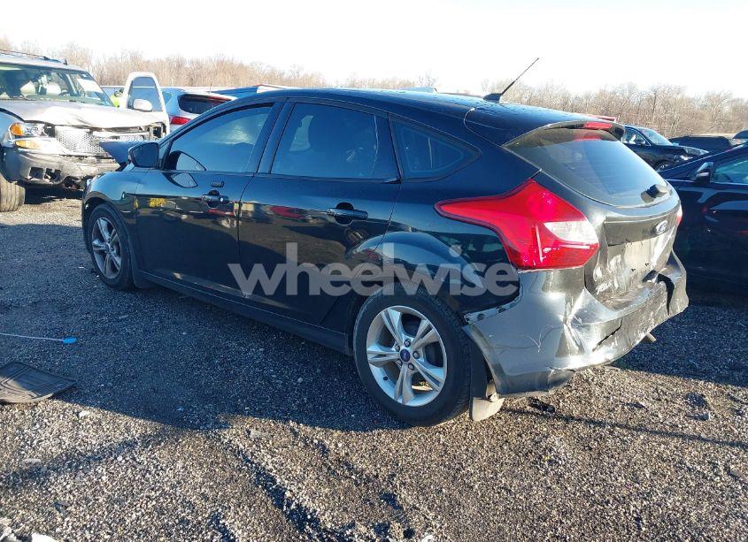 Photo 3 of 2014 Ford Focus SE (VIN 1FADP3K24EL126046)