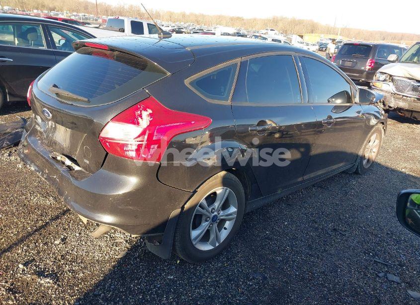 Photo 4 of 2014 Ford Focus SE (VIN 1FADP3K24EL126046)