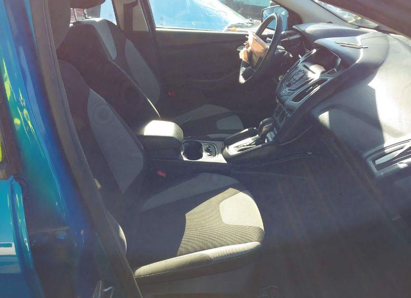 Photo 5 of 2014 Ford Focus SE (VIN 1FADP3K24EL128671)