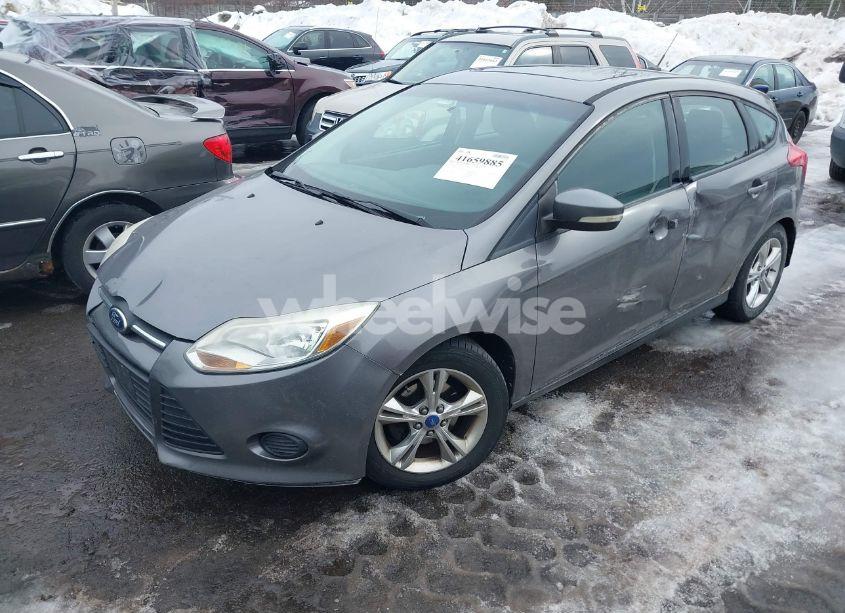 Photo 2 of 2014 Ford Focus SE (VIN 1FADP3K24EL133143)