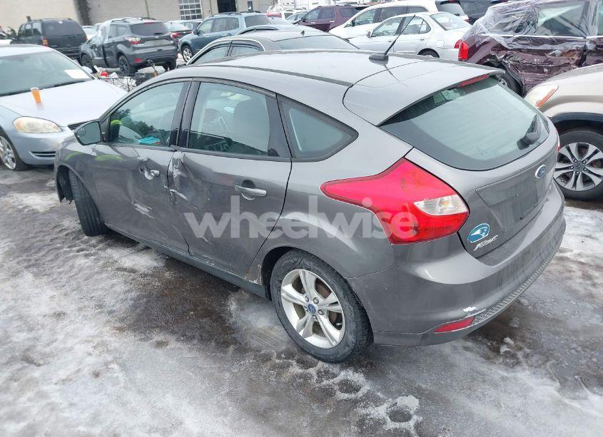 Photo 3 of 2014 Ford Focus SE (VIN 1FADP3K24EL133143)