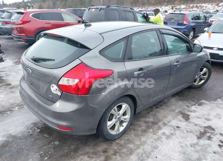 Photo 4 of 2014 Ford Focus SE (VIN 1FADP3K24EL133143)