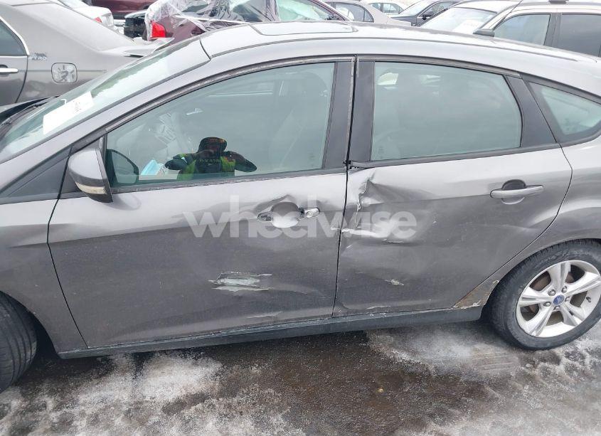 Photo 6 of 2014 Ford Focus SE (VIN 1FADP3K24EL133143)