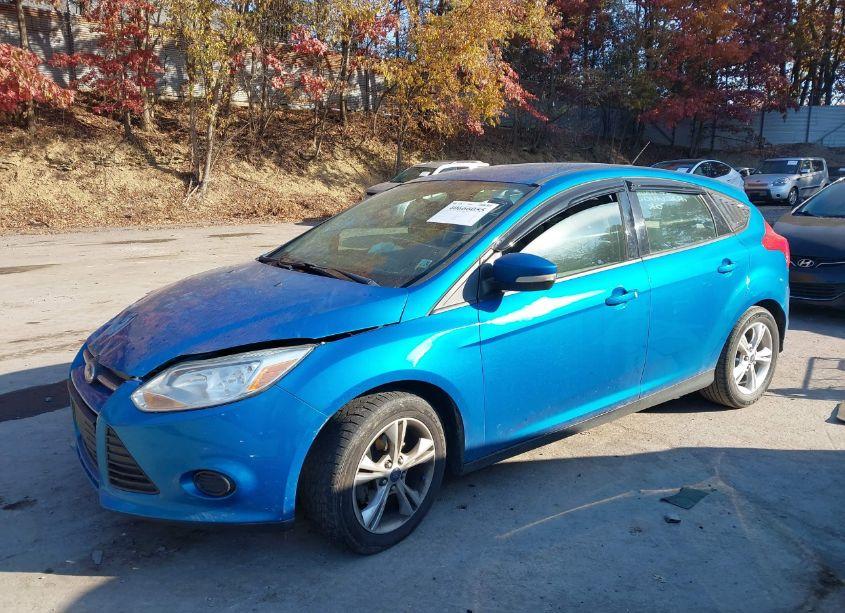Photo 2 of 2014 Ford Focus SE (VIN 1FADP3K24EL173349)