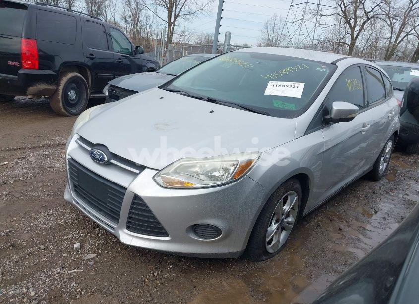 Photo 2 of 2014 Ford Focus SE (VIN 1FADP3K24EL174355)