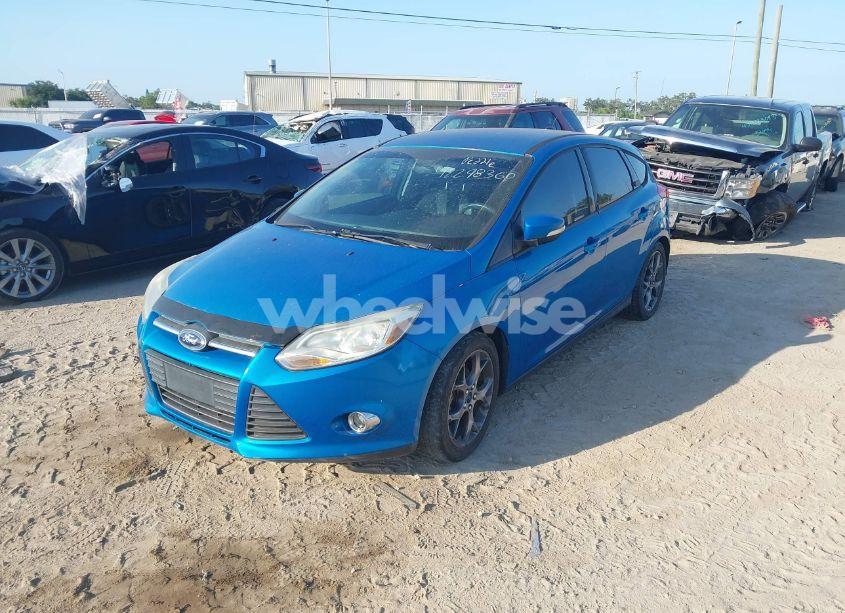 Photo 2 of 2014 Ford Focus SE (VIN 1FADP3K24EL180382)