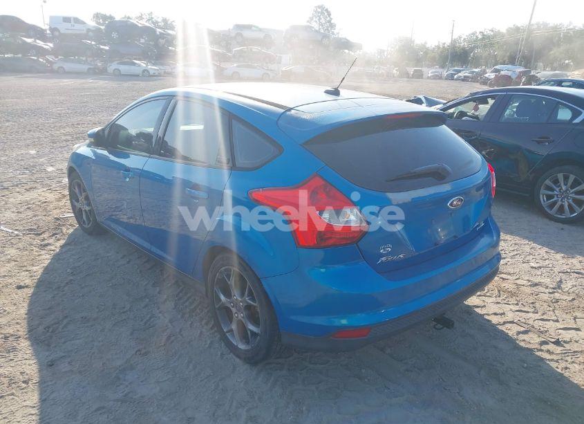 Photo 3 of 2014 Ford Focus SE (VIN 1FADP3K24EL180382)