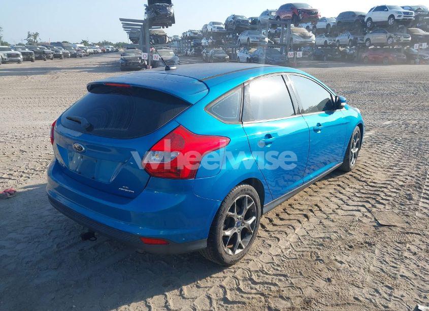 Photo 4 of 2014 Ford Focus SE (VIN 1FADP3K24EL180382)