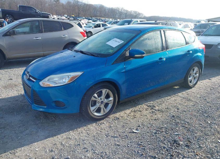 Photo 2 of 2014 Ford Focus SE (VIN 1FADP3K24EL181046)