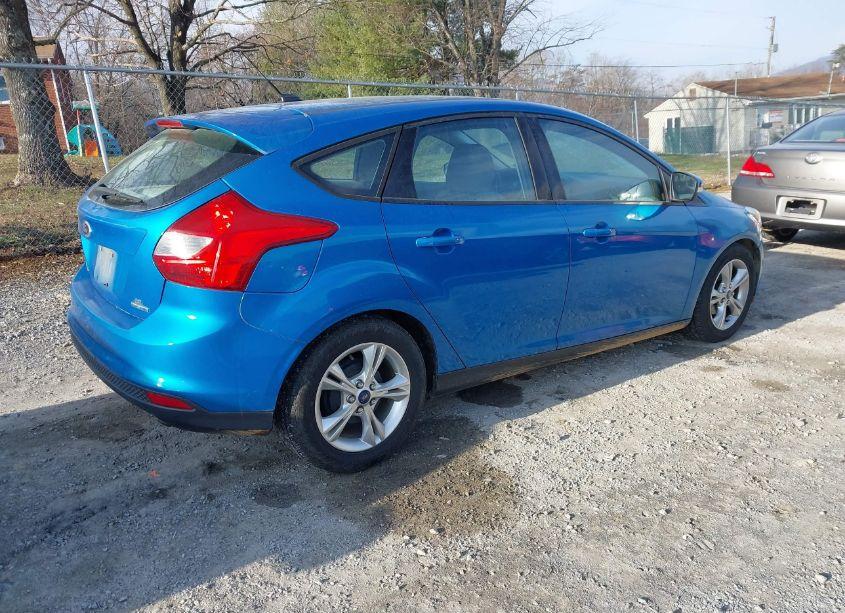 Photo 4 of 2014 Ford Focus SE (VIN 1FADP3K24EL181046)