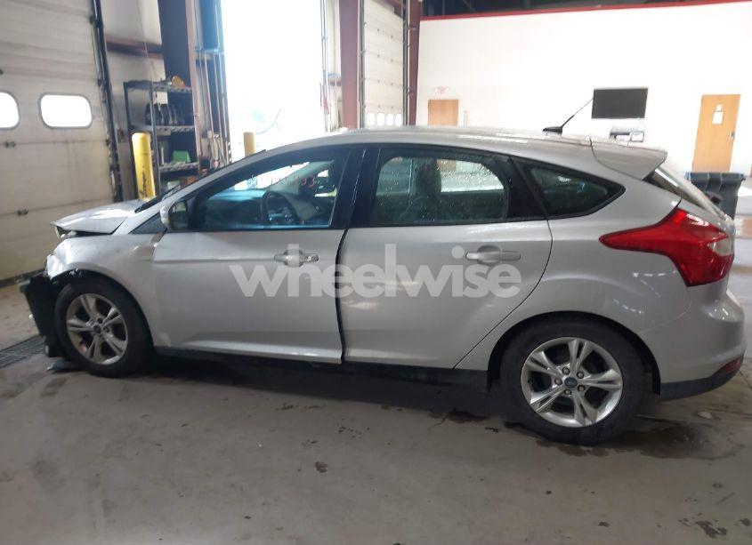 Photo 15 of 2014 Ford Focus SE (VIN 1FADP3K24EL206799)