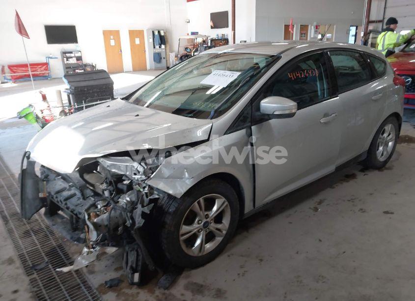 Photo 2 of 2014 Ford Focus SE (VIN 1FADP3K24EL206799)