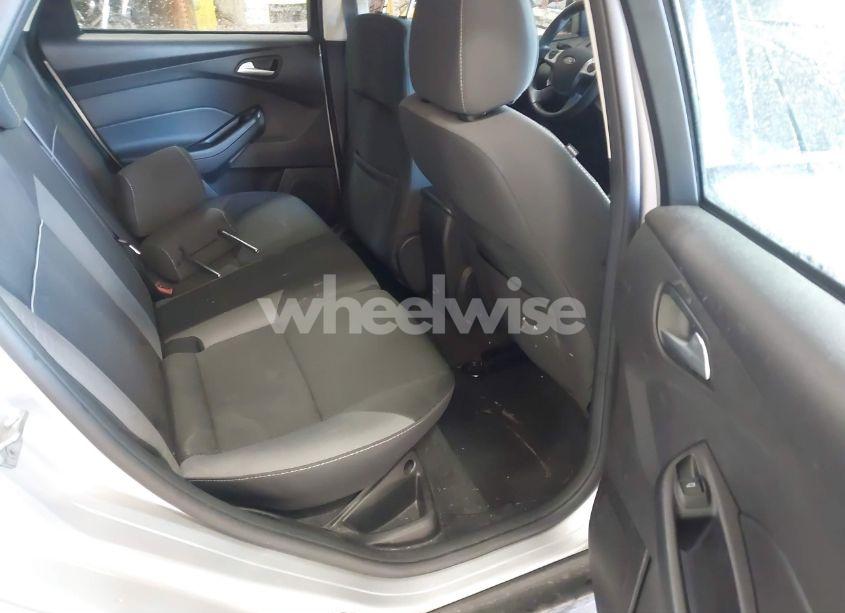 Photo 8 of 2014 Ford Focus SE (VIN 1FADP3K24EL206799)