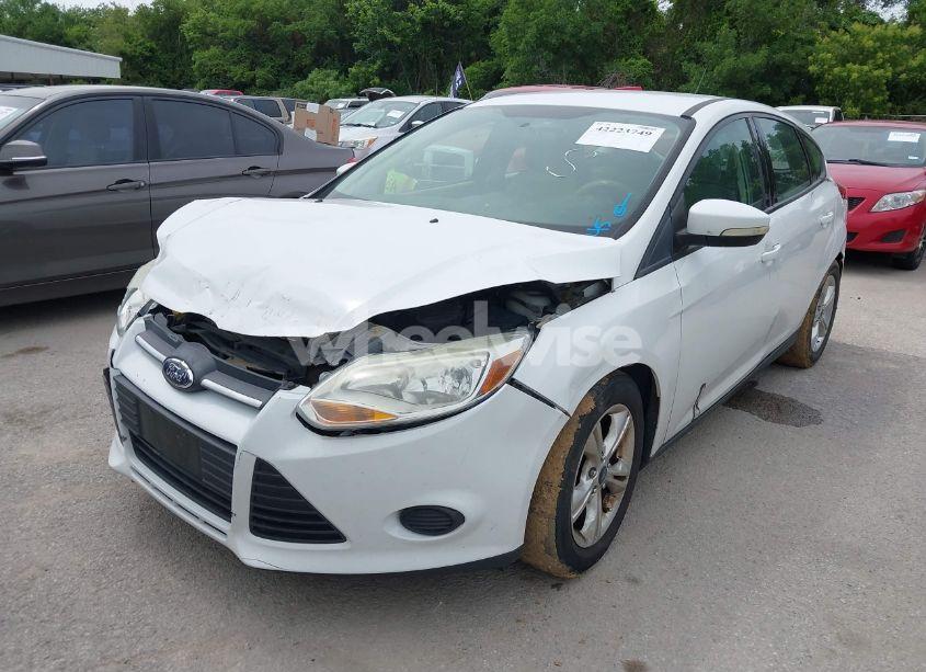 Photo 2 of 2014 Ford Focus SE (VIN 1FADP3K24EL209329)