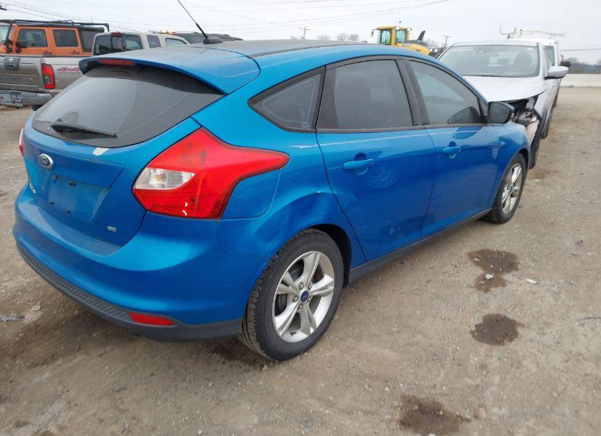 Photo 4 of 2014 Ford Focus SE (VIN 1FADP3K24EL242993)