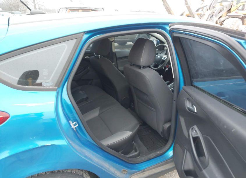 Photo 8 of 2014 Ford Focus SE (VIN 1FADP3K24EL242993)