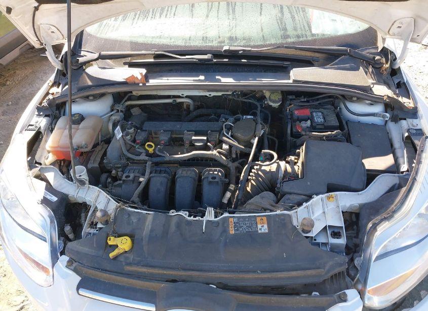 Photo 2 of 2014 Ford Focus SE (VIN 1FADP3K24EL301735)