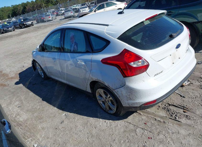 Photo 3 of 2014 Ford Focus SE (VIN 1FADP3K24EL301735)