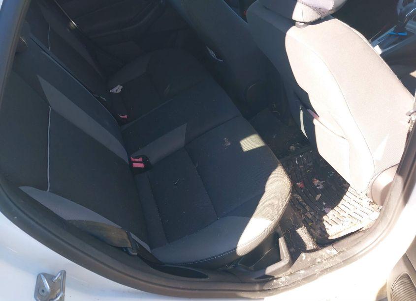 Photo 8 of 2014 Ford Focus SE (VIN 1FADP3K24EL301735)