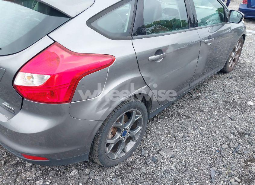 Photo 11 of 2014 Ford Focus SE (VIN 1FADP3K24EL302383)