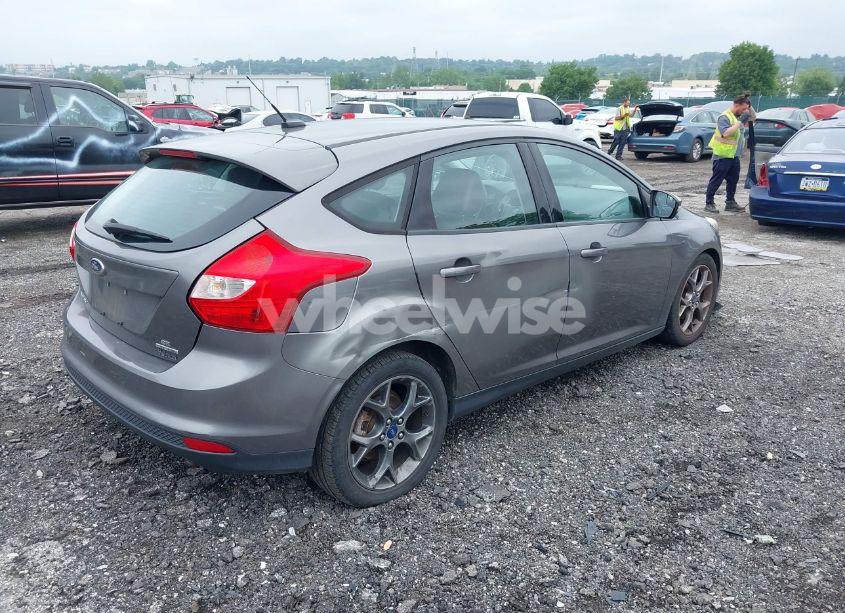 Photo 4 of 2014 Ford Focus SE (VIN 1FADP3K24EL302383)